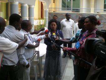  © 2013 AU-IBAR. Her Excellency Odette Kayitesi with the Burundian press.